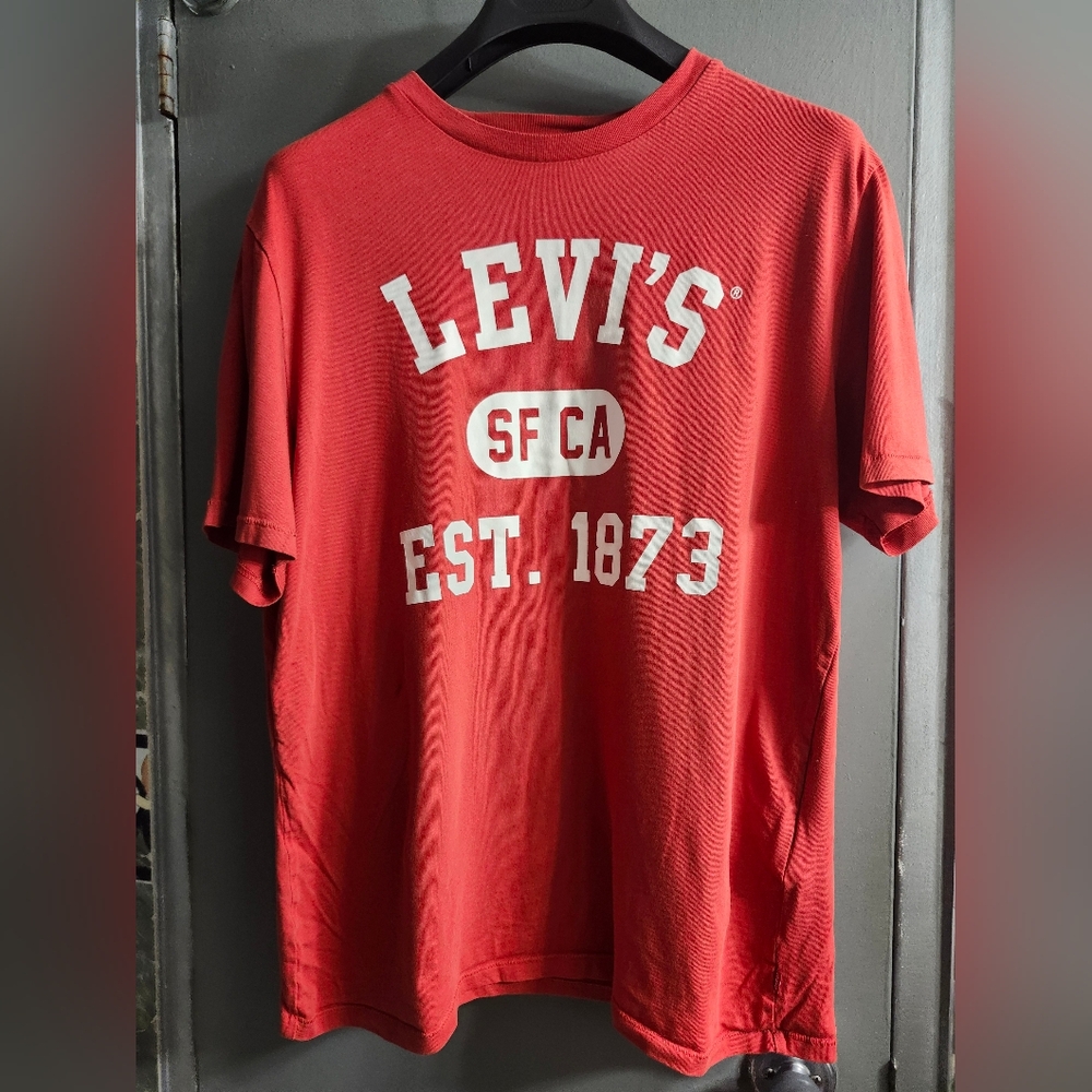 Levi's large cotton t-shirt red large